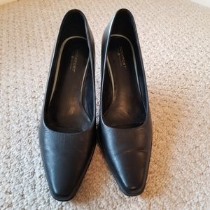 Rockport Black Leather Pumps Size 7
